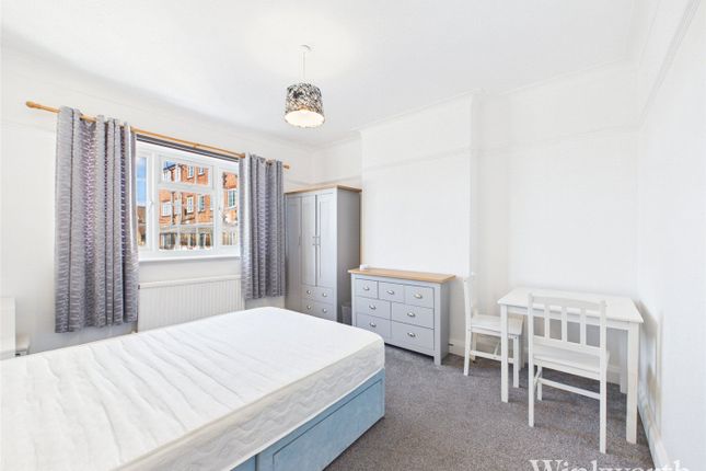 Culmington Road, London photo 2