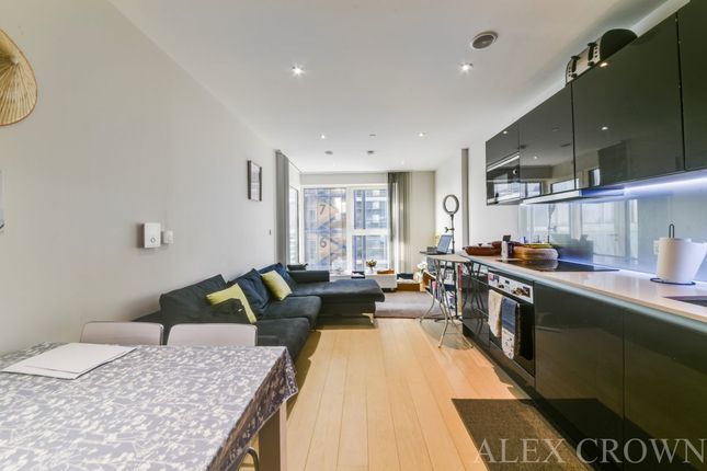 Apartment 1001, Cassia Point, 2 Glasshouse Gardens, London photo 3