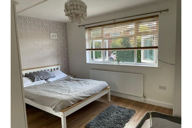 Maisonette for sale in Thorneycroft Avenue, Manchester
