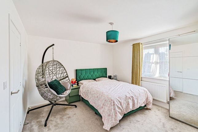 3 Myrtle Terrace, 2a, Tyrell Way, Surrey photo 3
