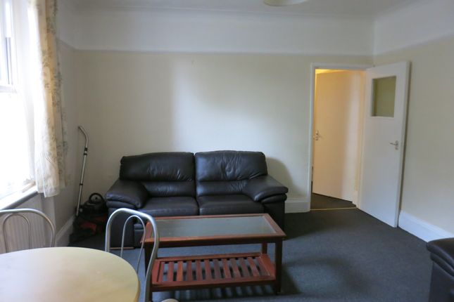 Flat to rent in St Marks Hill, Surbiton