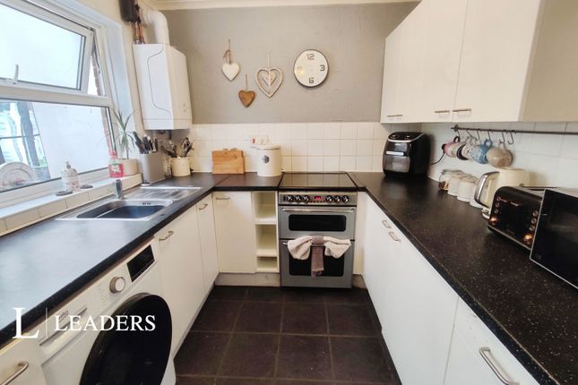 58, Falcon Gardens, Littlehampton photo 3