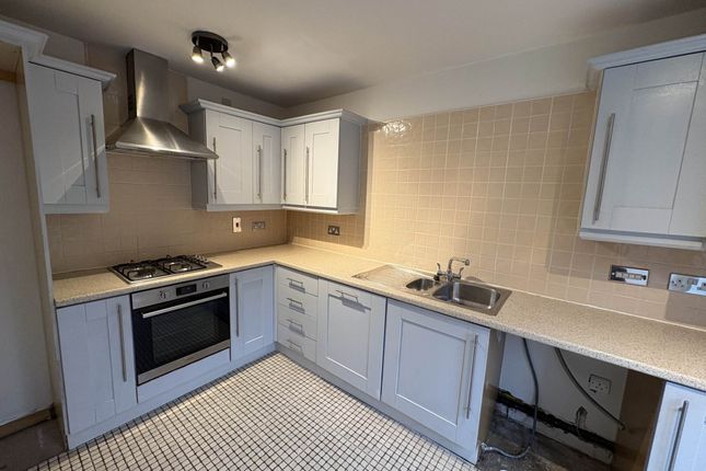 Elmstone Drive, Oldham photo 5