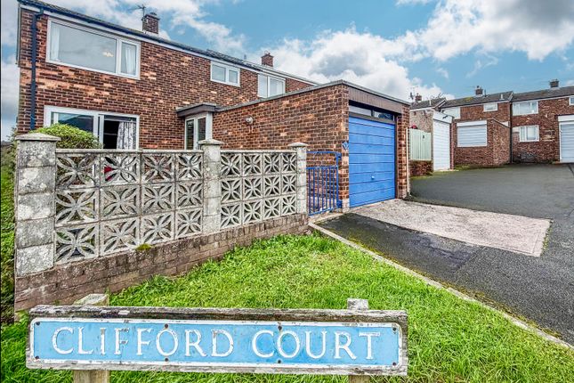 Clifford Court, Penrith photo 4