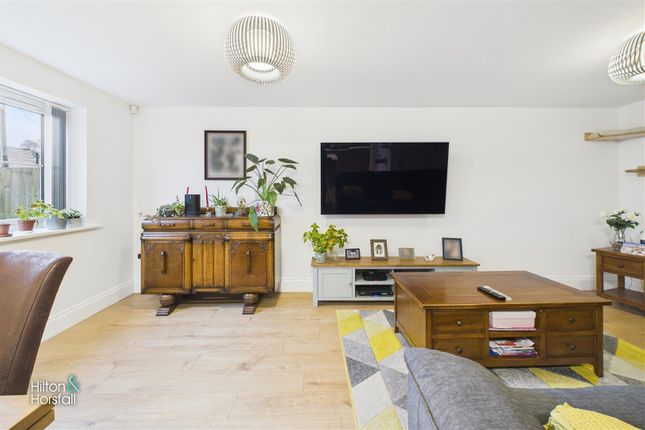 4, Rowan Drive, Foulridge photo 3