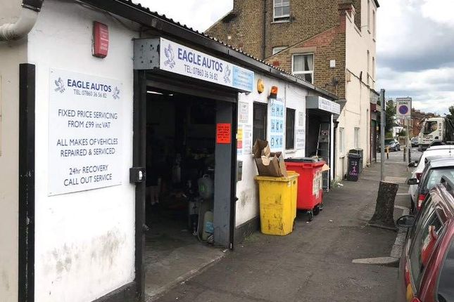 Parking/garage for sale in Cowper Road, London