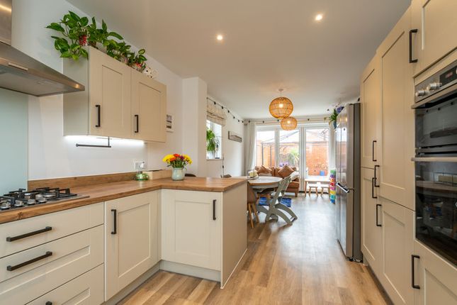 15, Highfield Lane, Chichester photo 2