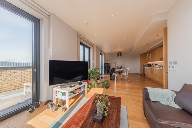 4 bed flat for sale in Bellwether Lane, London SW18