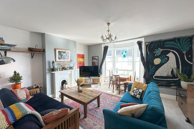 Flat 3, 2, Buckingham Street, Brighton photo 2