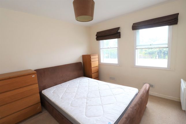42, Whitehall Drive, West Yorkshire photo 4