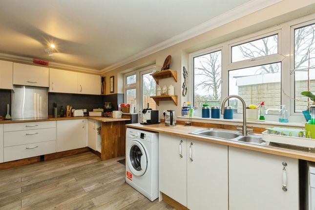 8, Mitchell Close, ABINGDON photo 3