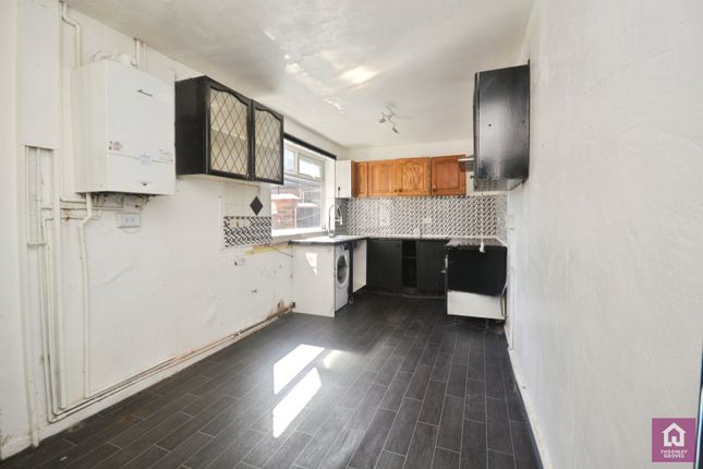 30, Mackenzie Road, Greater Manchester photo 4