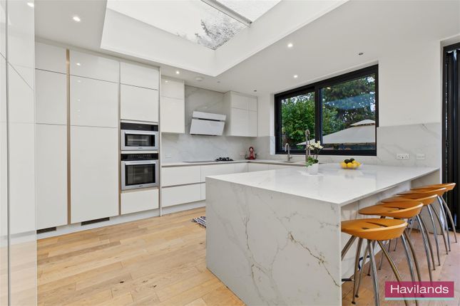 Hillfield Park, N21 photo 3