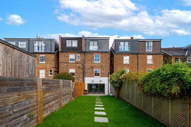 34 Cornfield Road, Reigate photo 3