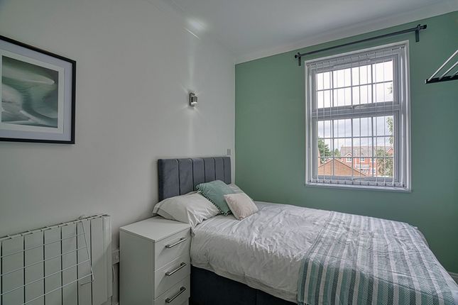 Room 9, 108 Upper Mersey Road, Widnes photo 2