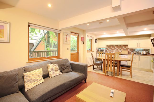 3-bed caravan on Lodge 5 Finlake Holiday Park, Finlake Holiday Park, Newton Abbot, £130,000