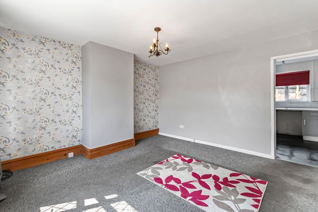 39 Hillside Road, Bury photo 3