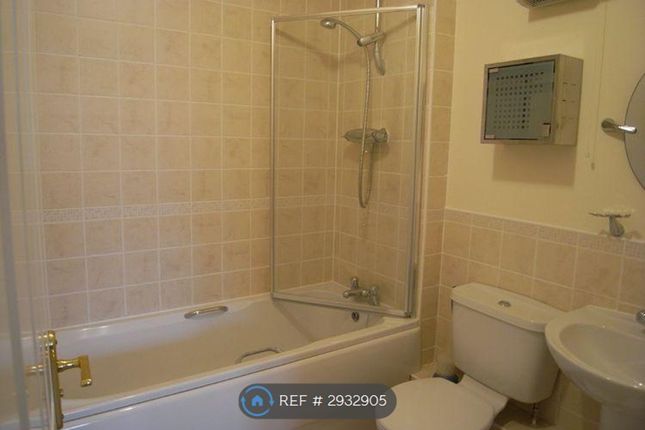 Flat, Ashdown House Hiltingbury Road, Chandler's Ford, Eastleigh photo 3