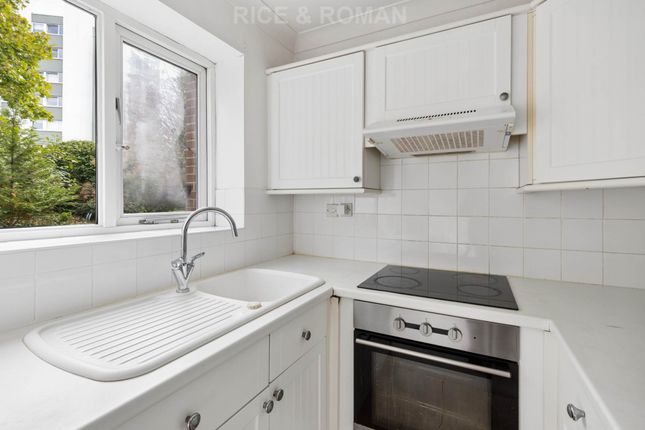 Flat 5 Alexandra Lodge, Monument Hill, Weybridge photo 4
