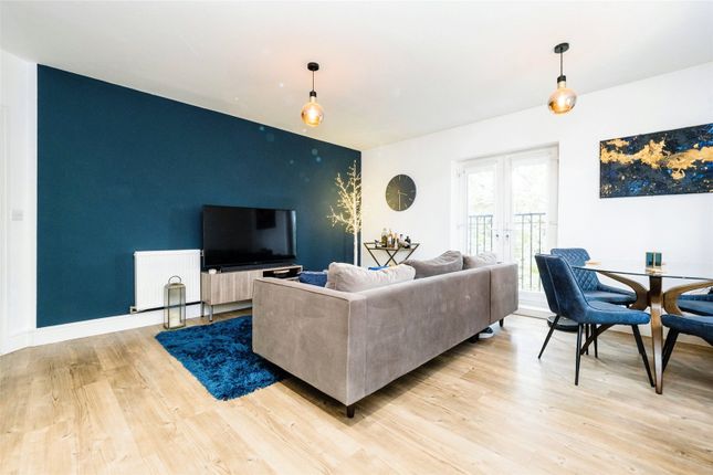 Flat for sale in Periwinkle Gardens, Chigwell