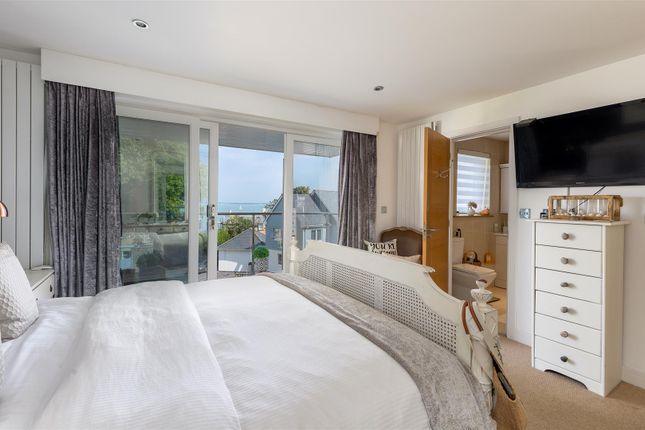 3, Marine View Close, Cowes photo 4