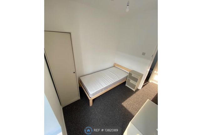 Thumbnail Room to rent in Queen Street, Pontypridd