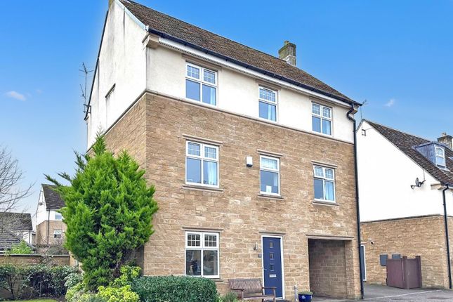 Thumbnail Town house for sale in Kingsdale Avenue, Menston