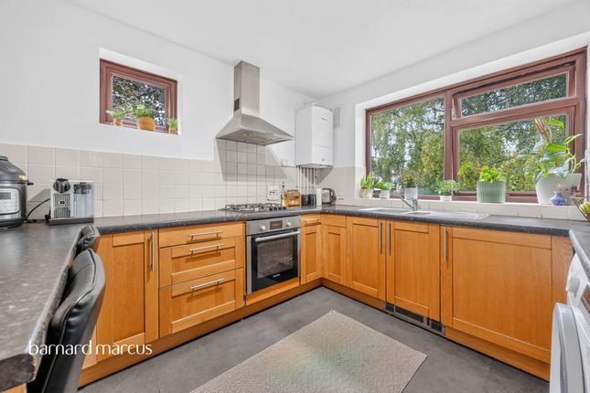 8, Beech Copse, South Croydon photo 4