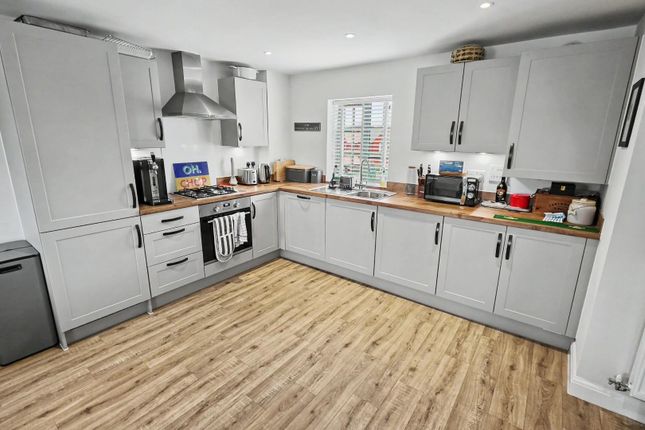 29, Stourhead Drive, Towcester photo 2
