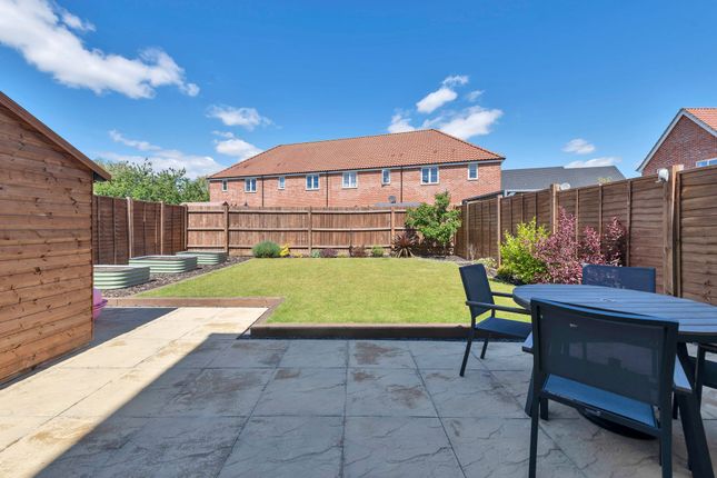 12 Bluebell Way, Bury St. Edmunds photo 4