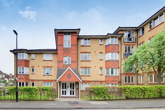 Thumbnail Flat to rent in Muggeridge Close, South Croydon, Surrey