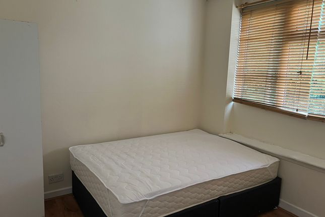 Flat 6 60-62 Dumfries Street, Luton photo 5