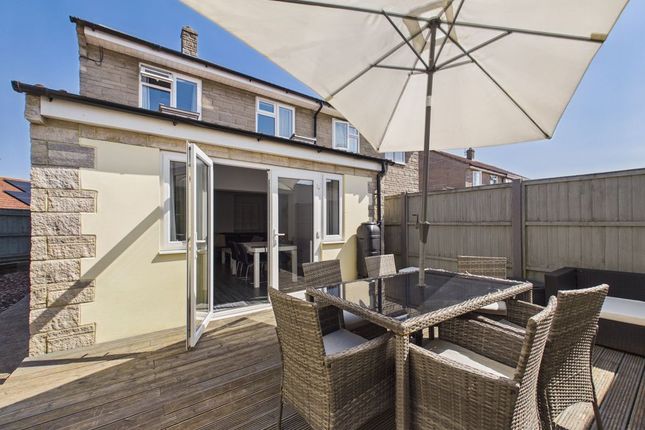 58, Parklands Way, Somerton photo 2