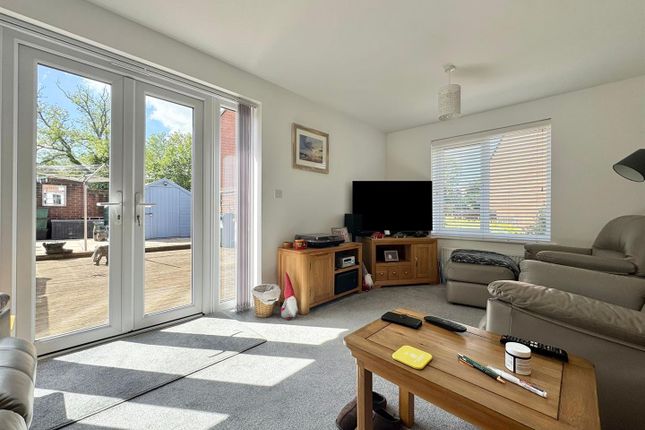 33, Gale Way, Tiverton photo 2