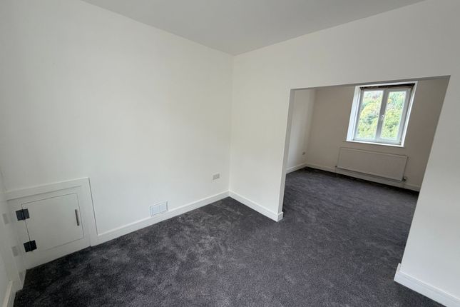 185 Oxford Street, Bridgend photo 3