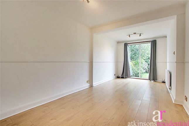 26, Weardale Gardens, Middlesex photo 2