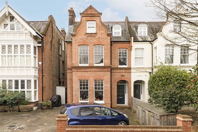 Flat for sale in Grove Park Gardens, London