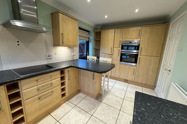 Detached house for sale in Malthouse Green, Luton