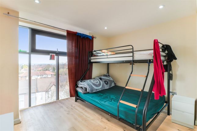 Flat for sale in 12 Elm Road, Wembley