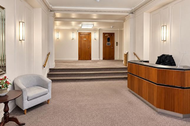 105 Hallam Street, London photo 2