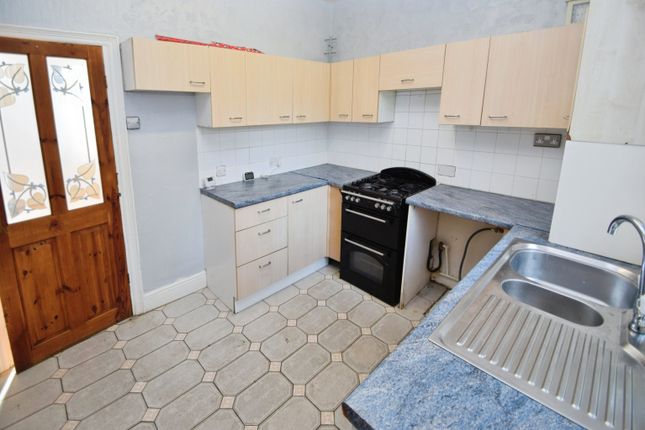 27, Cliffe Terrace, Keighley photo 3