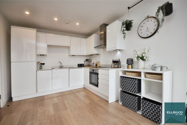 Flat 24 Sheldon House, 904-908, High Road, North Finchley photo 5