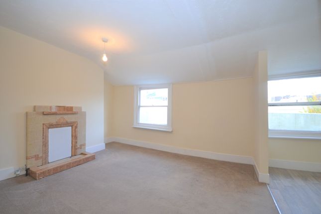 Top floor, 6, Brunswick road, Hove photo 4