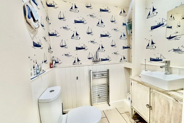 36 Vincent Road, Selsey photo 2