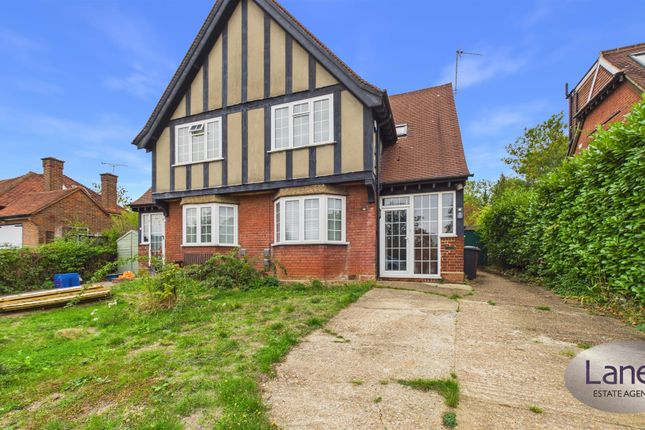 9, Blanche Lane, Potters Bar photo 2