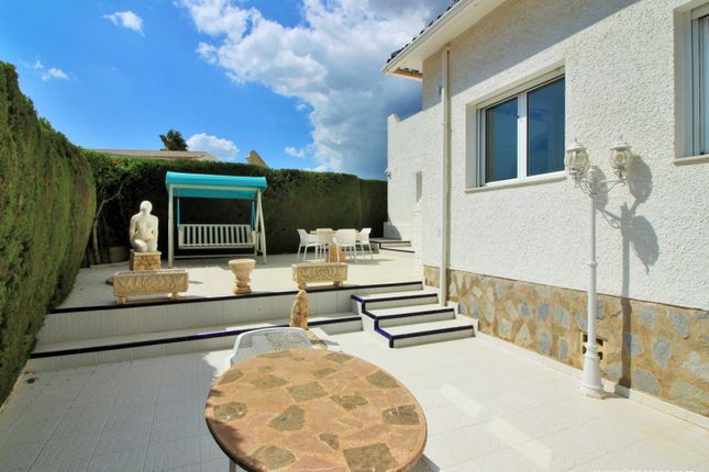 Villa for sale in Calle Chipiona, Villamartin, Orihuela Costa, Alicante, Valencia, Spain