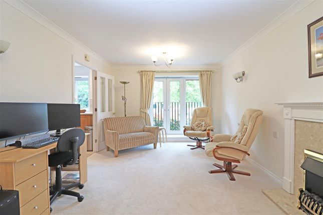 23 Holmesdale Manor, 89, Ladbroke Road, Redhill photo 2