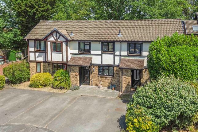 2-bed house on 29 Morley Close, Yateley, Hampshire, £325,000