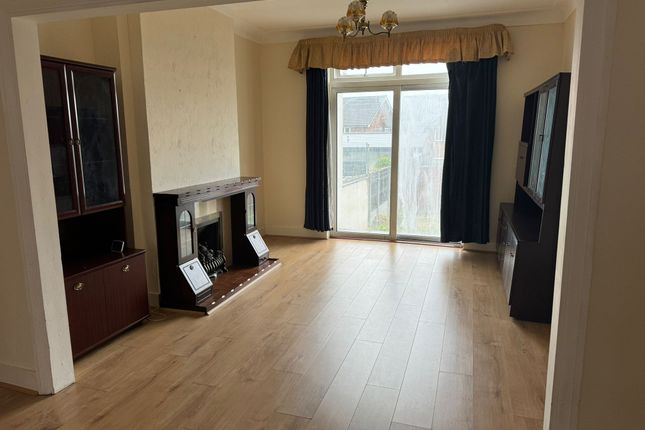 Thumbnail Terraced house to rent in Redbridge Lane East, Ilford