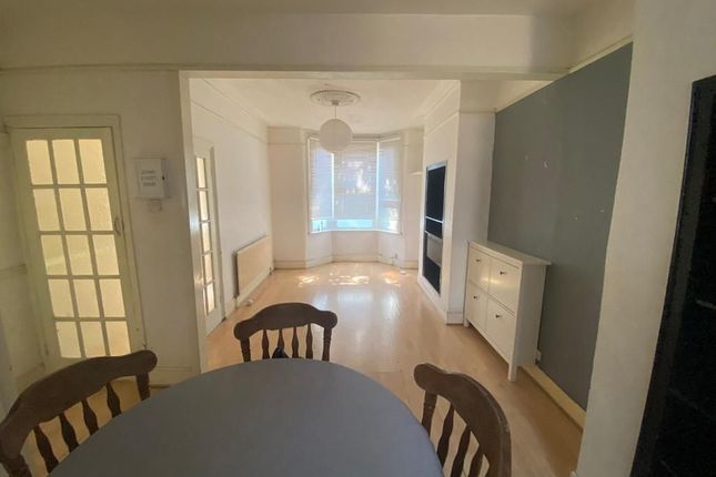 13 Olive Road, Plaistow photo 2